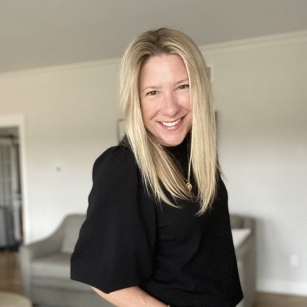 Headshot of Deb Mueller