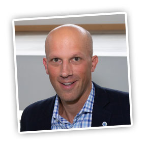 Head shot of Robert VanHimbergen