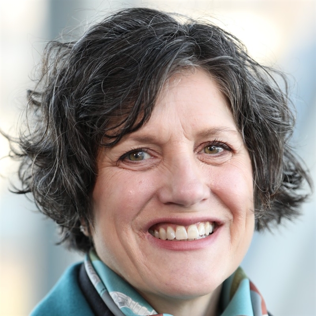 Julie Ragland professional headshot