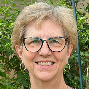 Headshot of Linda Hull